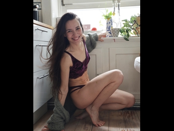  alt=