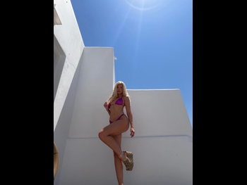  alt="Era Istrefi"