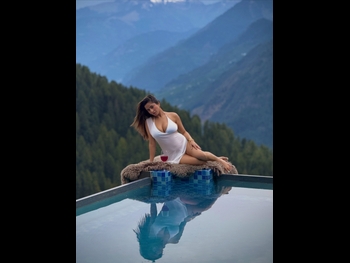  alt="Kate Sharma"