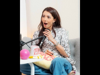  alt="Amelia Henderson"