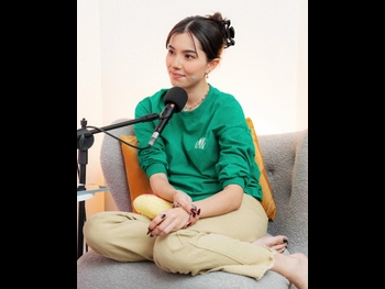  alt="Amelia Henderson"