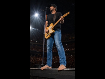  alt="Luke Bryan"