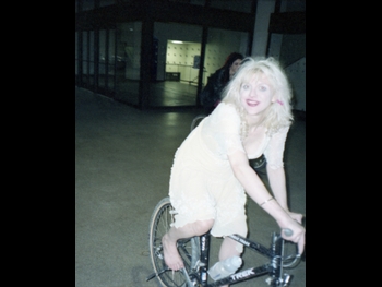  alt="Courtney Love"