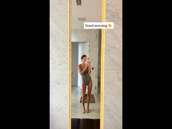  alt="Olesya Stefanko"