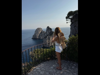  alt="Olesya Stefanko"