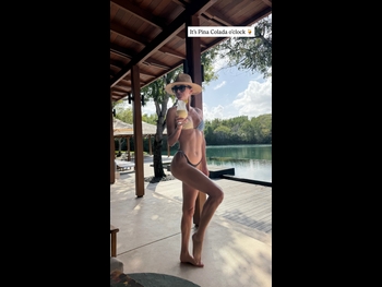  alt="Olesya Stefanko"