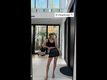  alt="Olesya Stefanko"