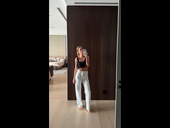  alt="Olesya Stefanko"