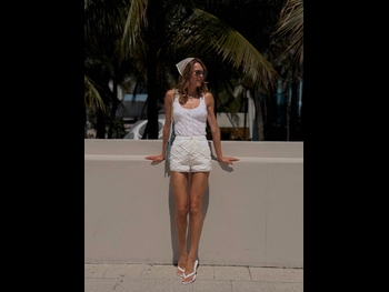  alt="Olesya Stefanko"