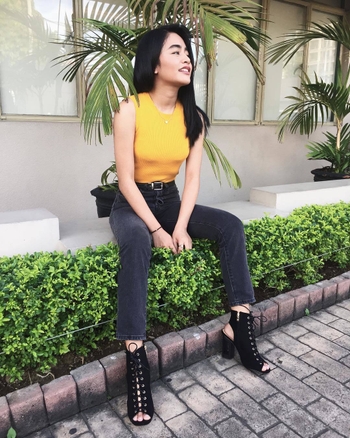 Vivoree Esclito