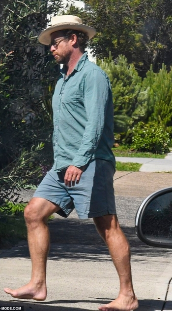 Simon Baker