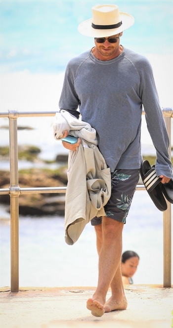 Simon Baker