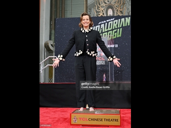  alt="Sigourney Weaver"