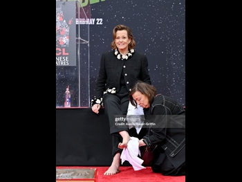  alt="Sigourney Weaver"