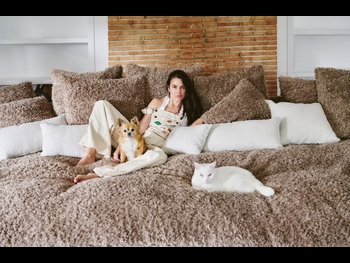  alt="Adriana Ugarte"