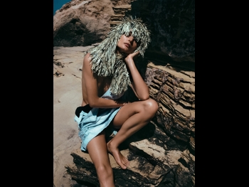  alt="Andreea Diaconu"