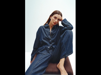  alt="Andreea Diaconu"