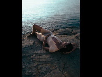  alt="Andreea Diaconu"