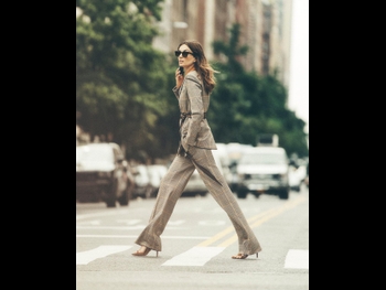 alt="Andreea Diaconu"