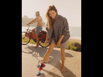  alt="Andreea Diaconu"