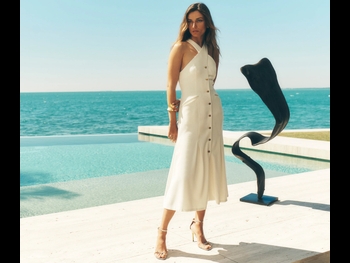  alt="Andreea Diaconu"