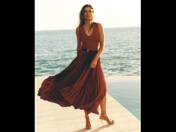  alt="Andreea Diaconu"