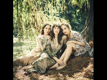  alt="Lola Kirke"