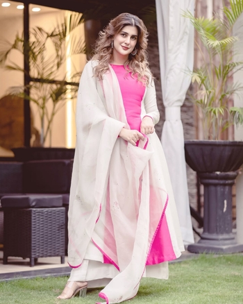 Kubra Khan