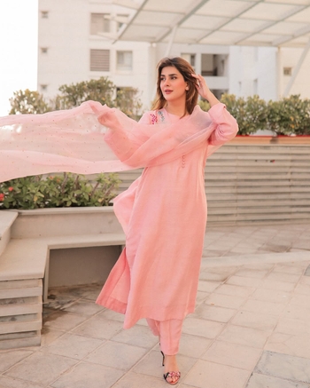 Kubra Khan