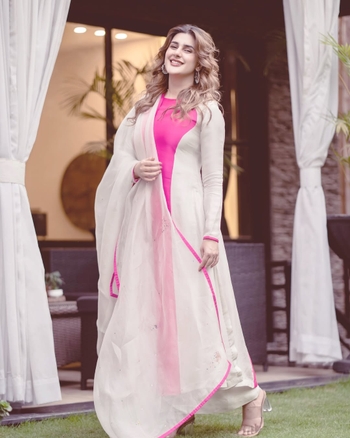 Kubra Khan