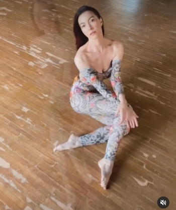 Chrysta Bell