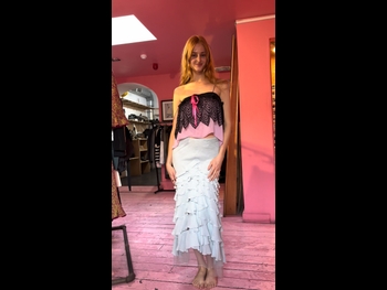  alt="Anna Van Patten"