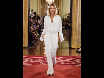  alt="Caroline Trentini"
