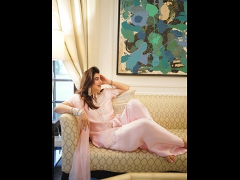  alt="Areeba Habib"