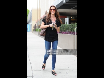  alt="Shannon Elizabeth"
