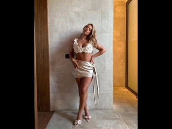  alt="Alina Baraz"
