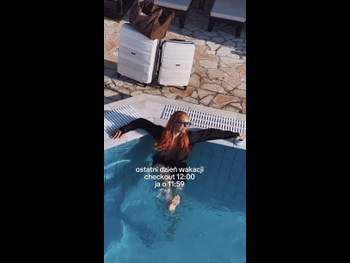 alt="Joanna Lazer"
