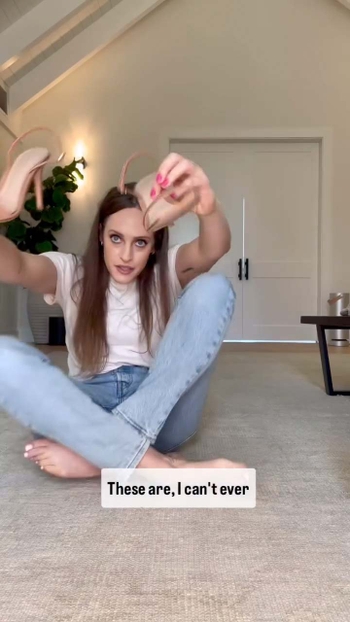 Carly Chaikin