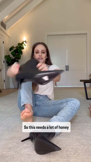 Carly Chaikin
