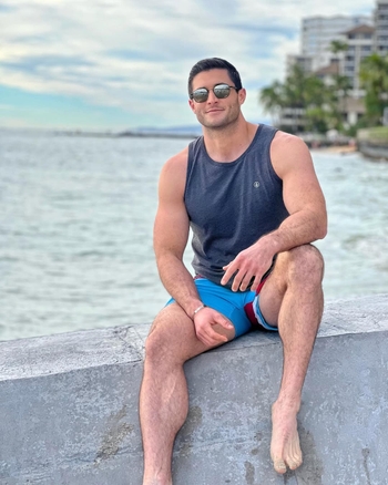 Roberto J. Portales