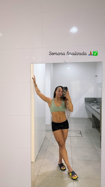 Lorrane Oliveira