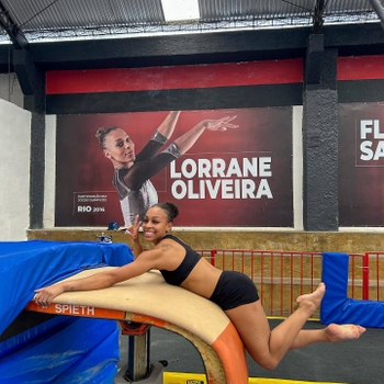 Lorrane Oliveira