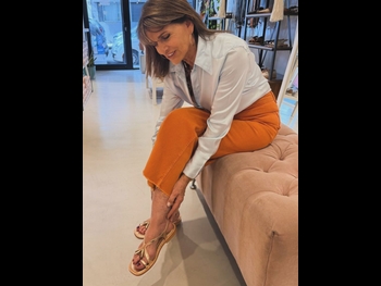  alt="Teresa Calandra"