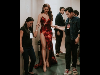  alt="Catriona Gray"