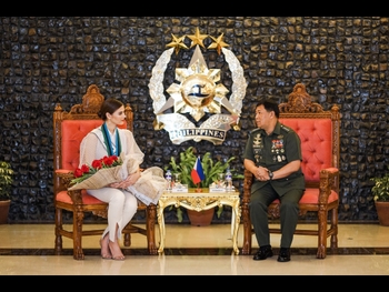  alt="Catriona Gray"