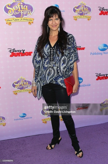 Jennifer Hale