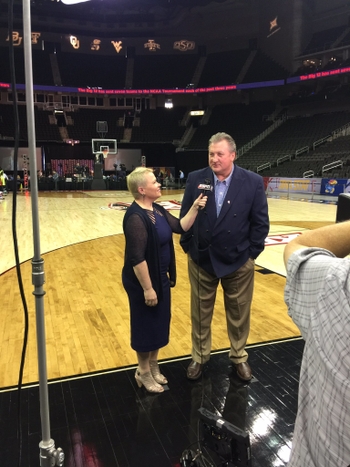 Holly Rowe