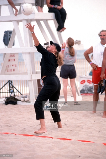 Kathleen Turner (I)