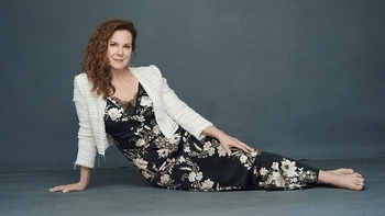 Elizabeth Perkins (I)