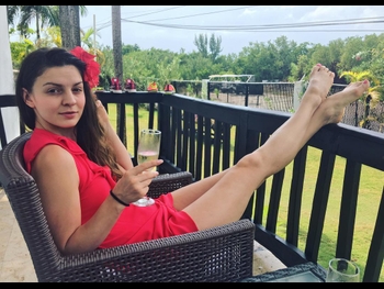  alt="Anna Just"